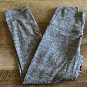 Lululemon Athletica Align leggings 21” size 2; grey.